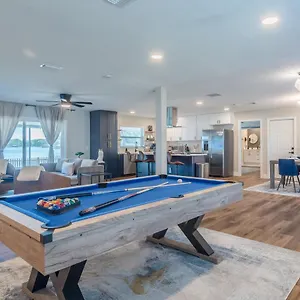 House Retreat Near Downtown, Disney, Universal And Airport Holiday home