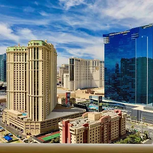  Apartment Strip View Balcony - No Fee ! USA
