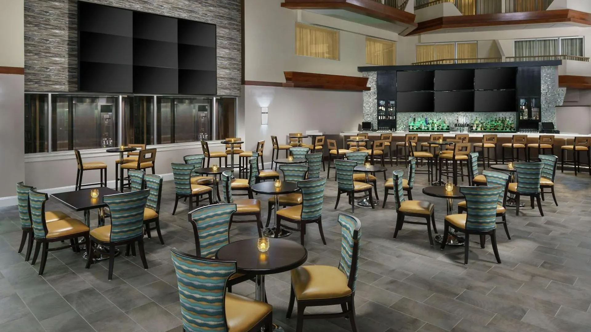 Doubletree By Hilton Orlando Airport Hotel