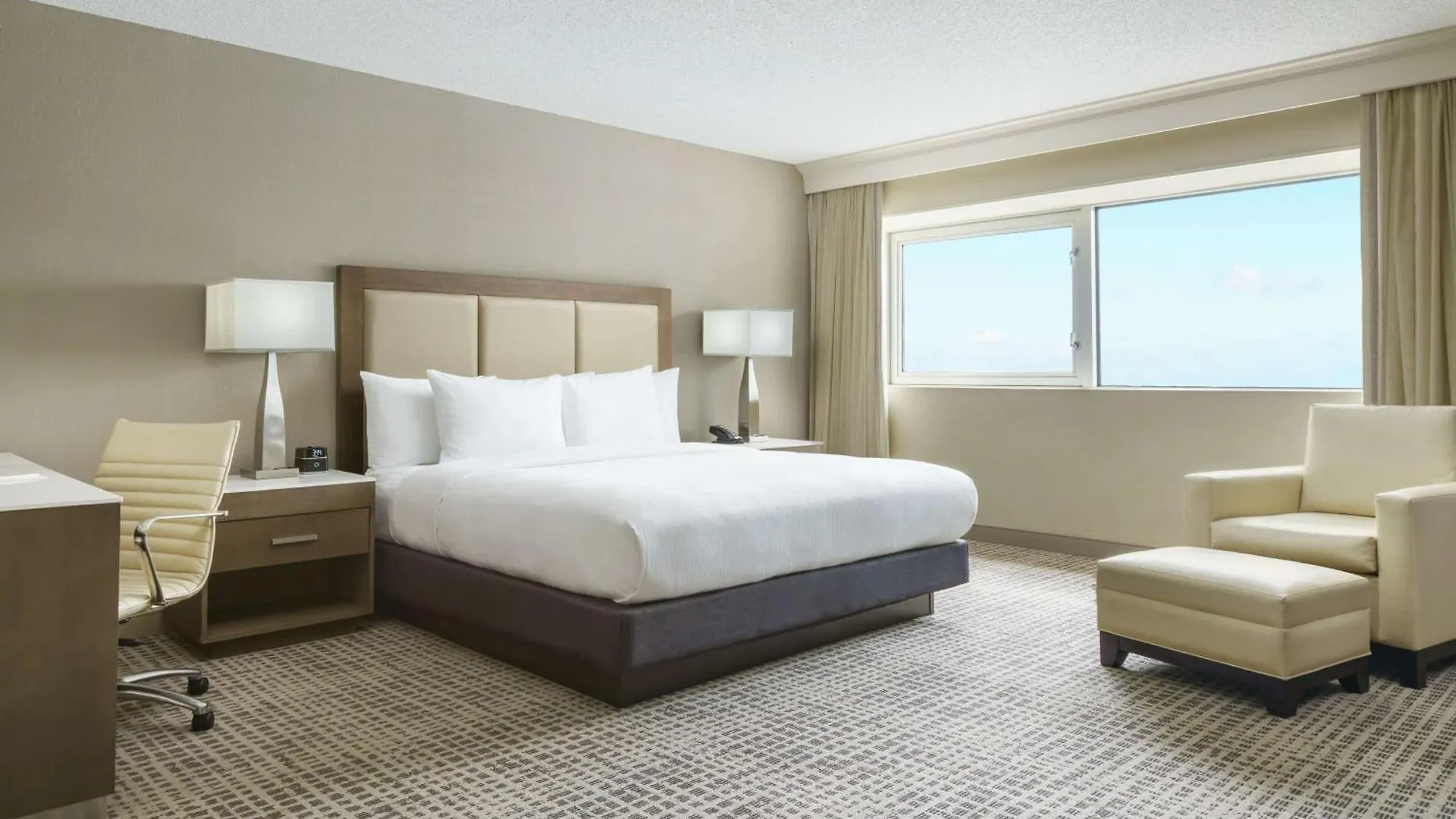Doubletree By Hilton Orlando Airport Hotel