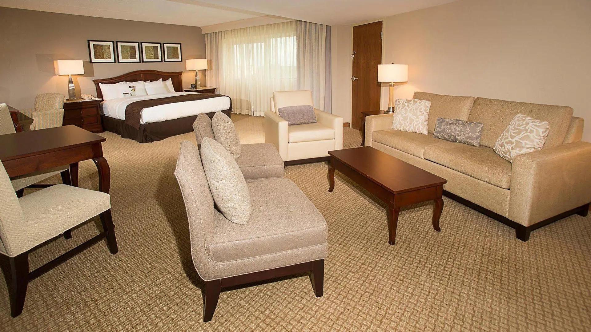 Doubletree By Hilton Orlando Airport Hotel
