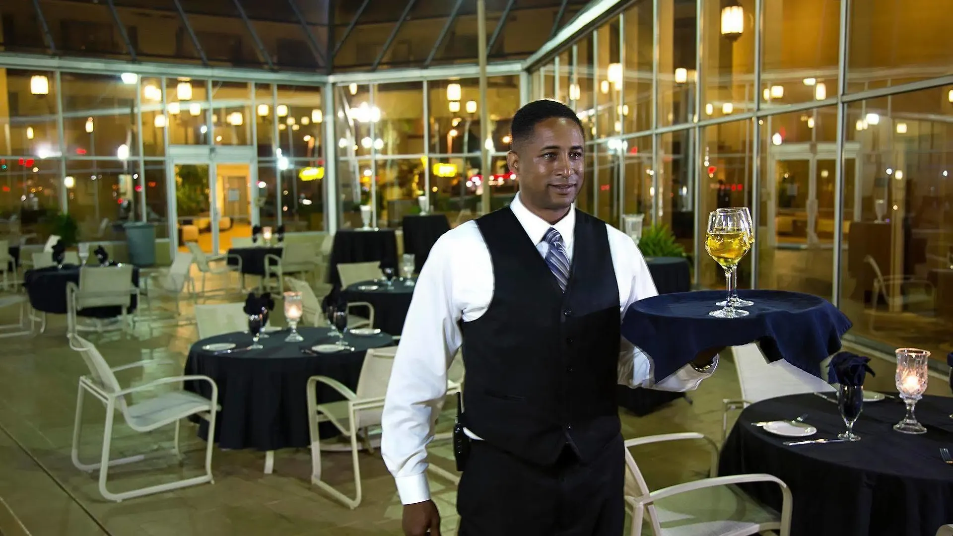 Doubletree By Hilton Orlando Airport Hotel