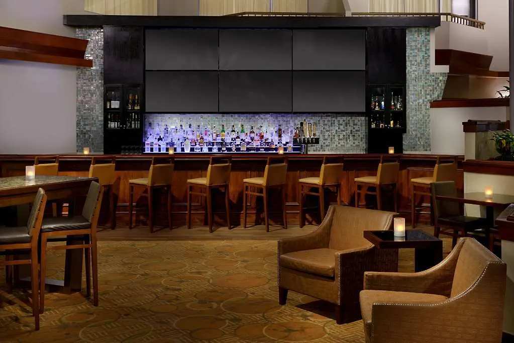Doubletree By Hilton Orlando Airport Hotel