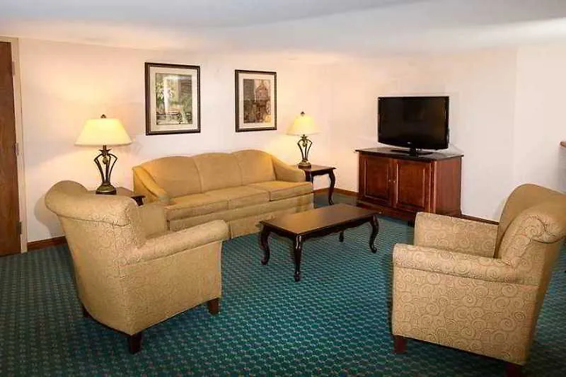 Doubletree By Hilton Orlando Airport Hotel